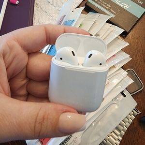 Apple AirPods 1st Gen